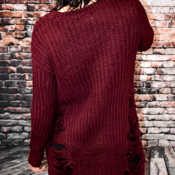 FRAYED ROUND NECK SWEATER in burgundy - Picture 6 of 8